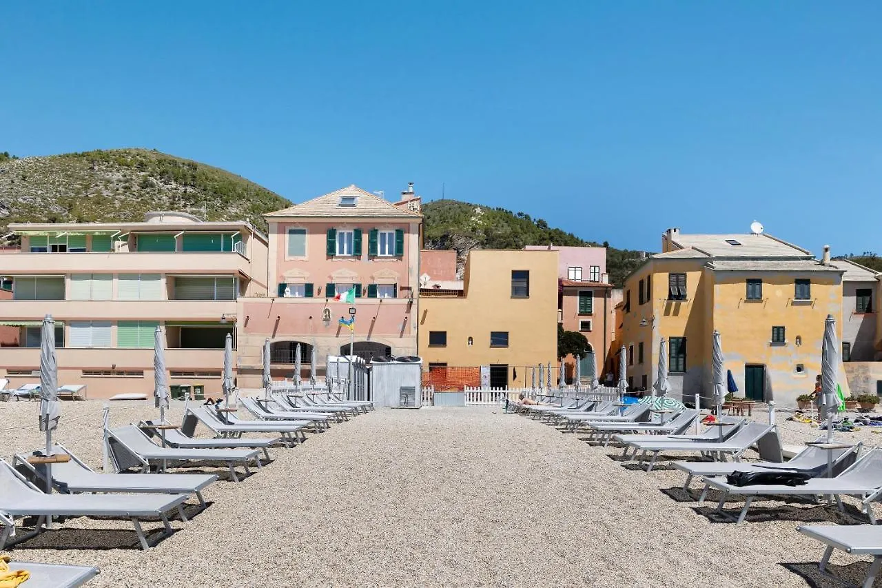 5 Mehari Apartment Varigotti Italy